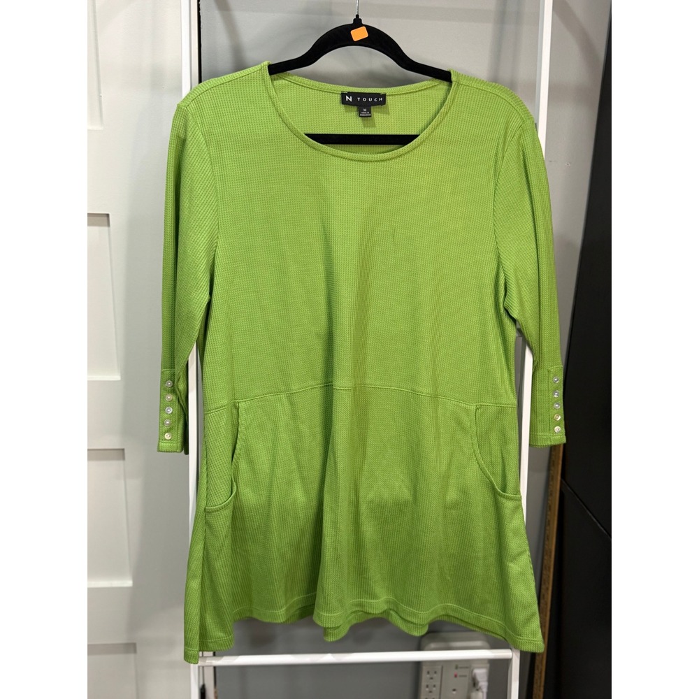 N Touch Lime Green Waffle Knit Tunic‎ Top 3/4 Sleeve Button Cuffs M Goblincore